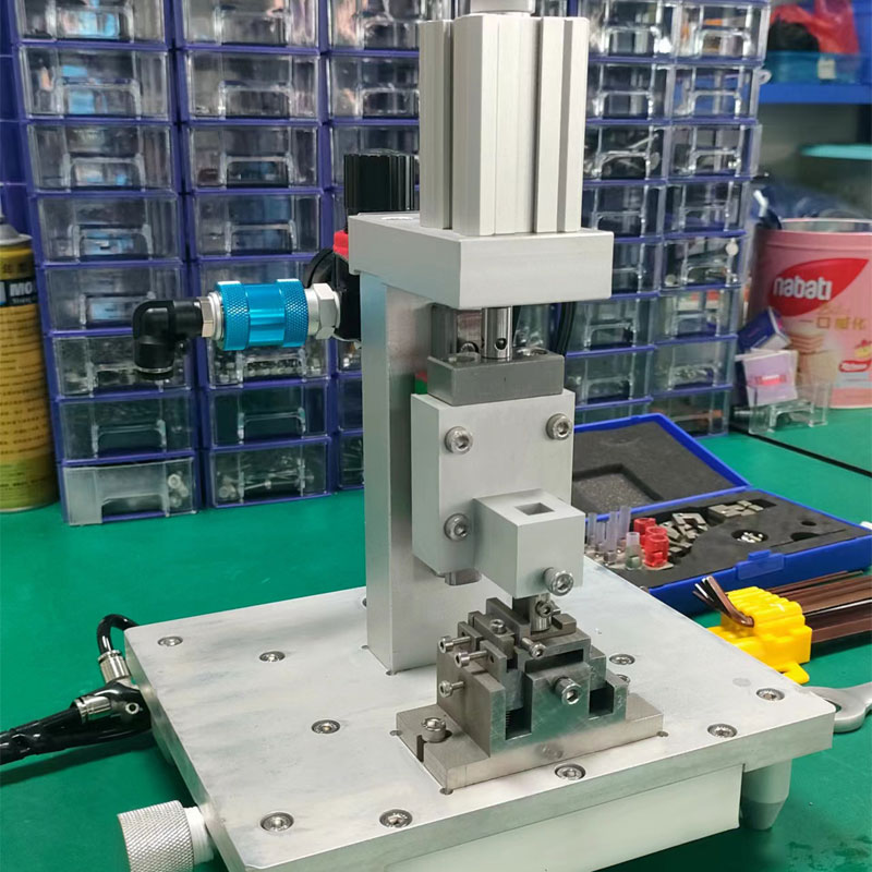 open-open hole punching machine